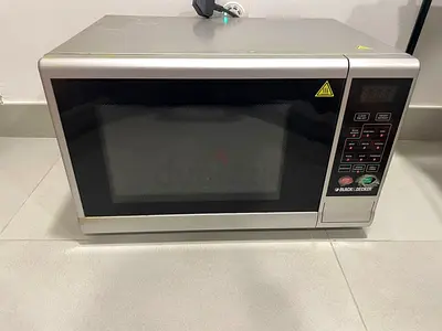 Black and Decker Countertop Microwave Lightly used