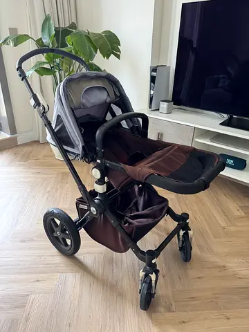 Bugaboo Cameleon 3 stroller for kids from newborn to 3-4 years old. Bassinet feature