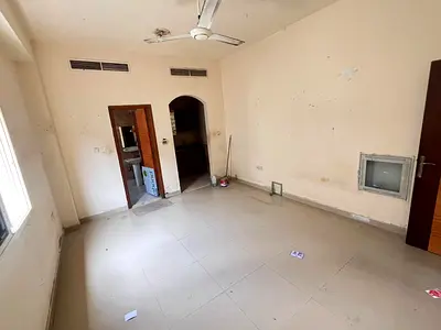 للتميز والرقي واقل الاسعار استديو في العاليا خلف البيت المتوحد تكييف مركزي صيانه علي المالك