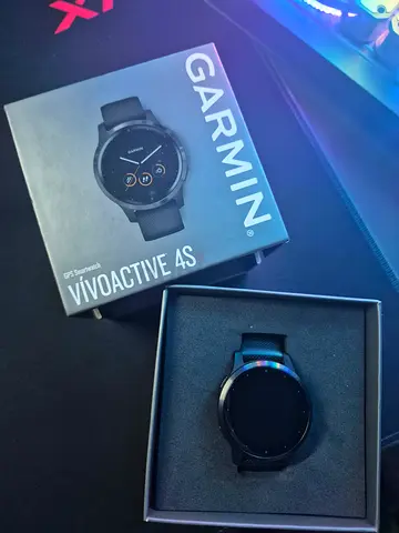 My Garmin Vivoactive 4S - with Original Box little scratches