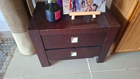 Chest of drawers