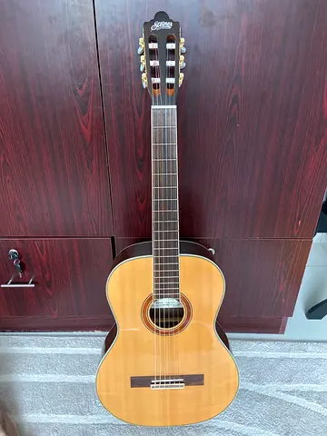 Classical Guitar – Excellent Condition + Case