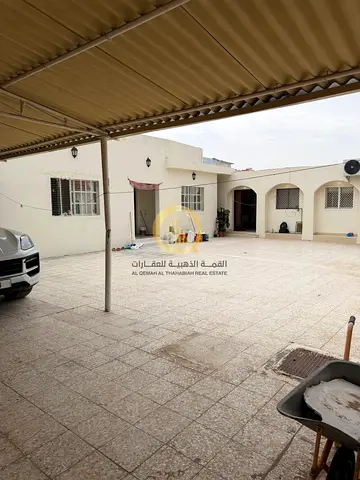 بيت في الصبخه ضاحيه الرقه   مساحه 8,000 قدم مربع موقع مميز تالت قطعه من الزاويه مقابل المدرسه الامريكيه قريب جدا