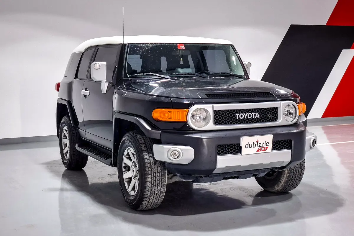 Toyota FJ Cruiser 2022 — photo 1 of 14