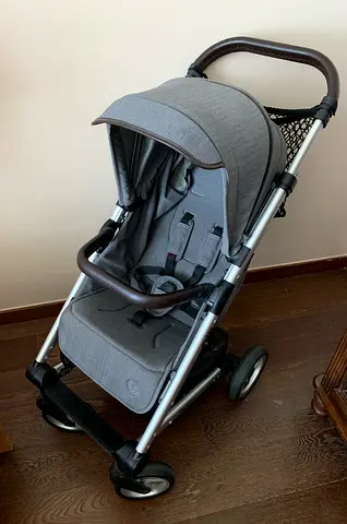 Mutsy pram
