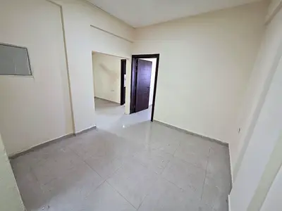 3 غرف وصالة على كورنيش عجمان، إطلالة بحرية، 40 ألف/6 دفعات.