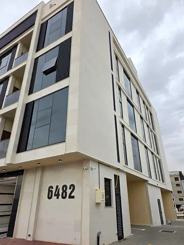 **بناية جديدة للبيع في مدينة تلال الشارقة | عائد استثماري مرتفع | موقع مميز | 9 مليون درهم**