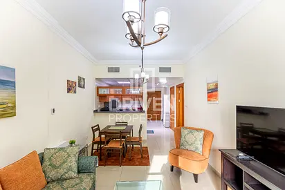 Furnished and Upgraded Apt | Ready to move in
