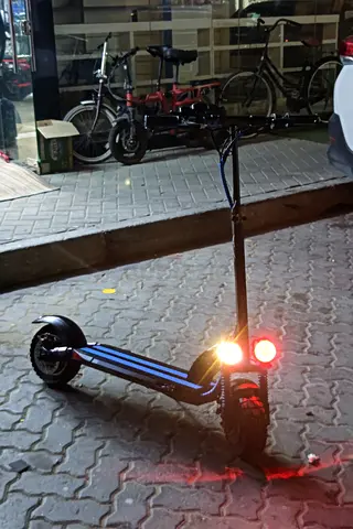 E10 scooter with charger 50V