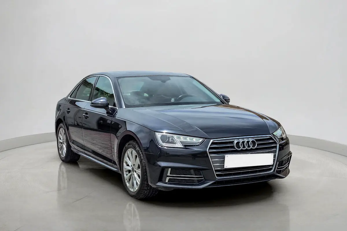Audi A4 2018 — photo 1 of 14