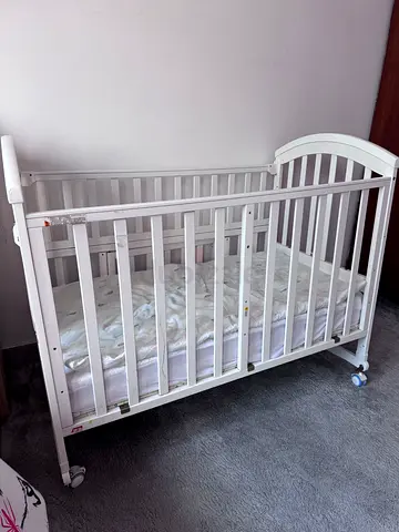 baby crib