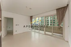 Bright &amp; Modern | Prime Marina Location| Near Mall