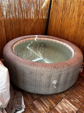 Jacuzzi mint condition