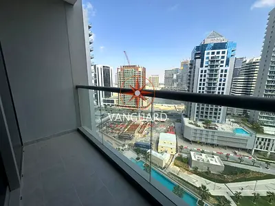 UNFURNISHED | READY TO MOVE IN | MID-FLOOR