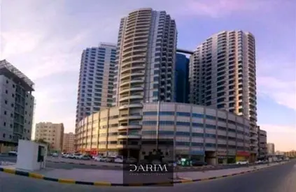 شقة واسعة بغرفة نوم واحدة متاحة للإيجار بسعر 30,000 روبية هندية، على أربع دفعات، في طابق مرتفع. مع مطبخ مغلق.