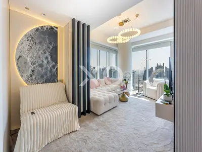 Newly Renovated | Corner Unit | Vacant