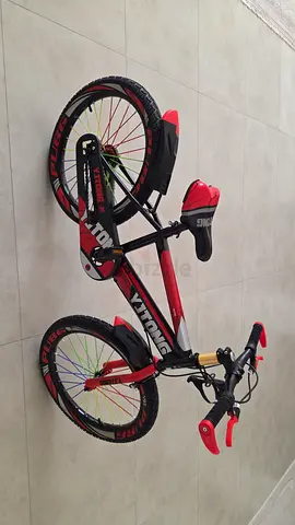 New Kids bicycle red  black 20inh bicycle — New never been used