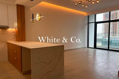 Flexy Cheques | Close To Exit | Terrace