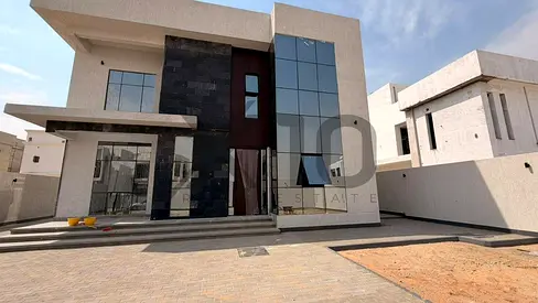 Brand New | 2 years Contract Minimum | 2 Kitchen