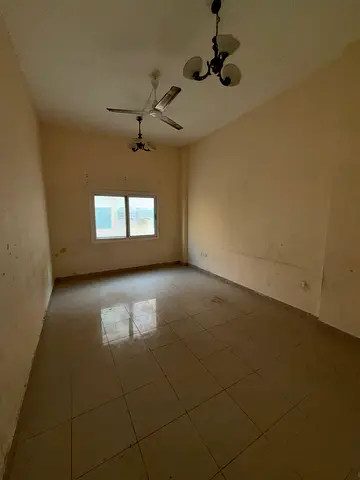 Huge levish 1bhk apartment central ac central gas available for yearly rent