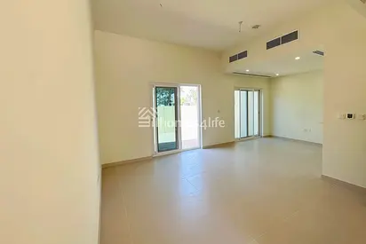 Spacious I Opposite main park I Vacant