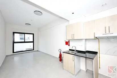 One Month Rent Free-Studio Flat Available