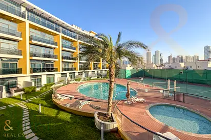 Pool View | Modern | Studio | Chiller Free