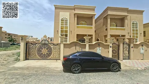 فيلا واسعة للإيجار في الروضة 1، تتكون من 5 غرف نوم رئيسية، غرفة للخادمة، وموقف سيارات، بسعر 110 ألف درهم إماراتي.