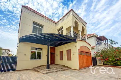 Beautifully Kept | Vacant | Near Villa Square