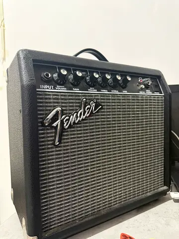 Fender Frontman 15g Clean