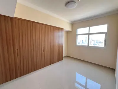 فرصة مميزة للسكن في شقة جديدة كليًا (أول ساكن) في منطقة الجرف 3، تقع خلف السوق الصيني وبالقرب من فيستيفال عجمان، في موقع حيوي