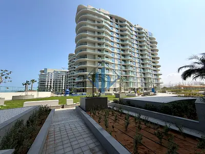 Urgent Sale Huge Studio 602 Sqft Beach Access