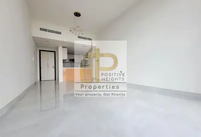 Luxury Living | Semi-Furnished | Garden & Amenities View