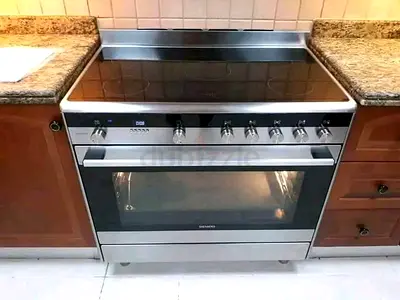 Siemens latest model IQ700 Electric Cooker 90c.