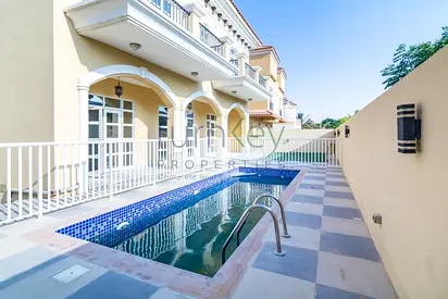 5 Bed| Fully Equipped Kitchen | Landscaped Garden