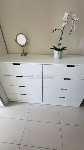 My white 8-drawer dresser - excellent condition