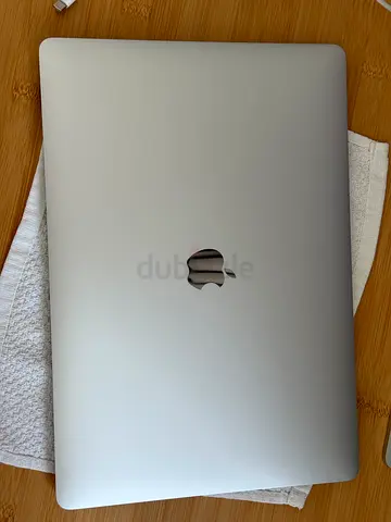 MacBook Pro 15” 2018 i9 / 16GB / 512GB Russian keyboard