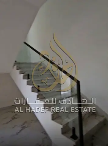 فيلا للبيع في منطقة الزاهية عرض حصري من المالك مباشرة مع خصم لفترة محدودة فرصة لا تعوض  المميزات فيلا بتصميم عصري وتشطيب فاخر بالحجر الأبيض عدد 4 غرف