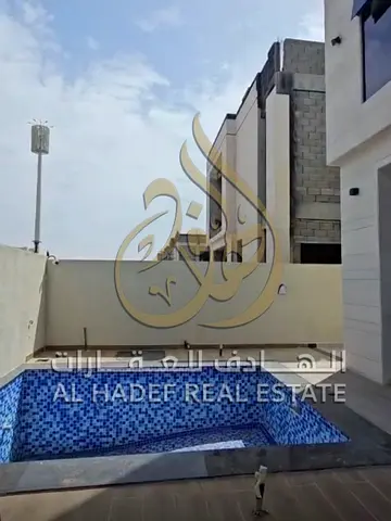 فيلا للبيع في منطقة الزاهية عرض حصري من المالك مباشرة مع خصم لفترة محدودة فرصة لا تعوض  المميزات فيلا بتصميم عصري وتشطيب فاخر بالحجر الأبيض عدد 4 غرف
