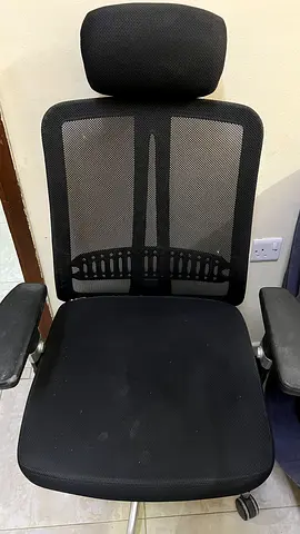 Ergonomic Mesh Office Chair with Headrest – Good Condition