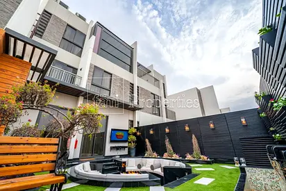 Upgraded | Decorated | Fireplace | The Best Villa