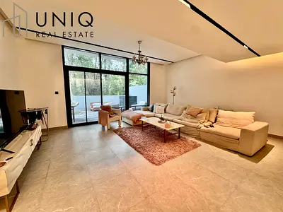 2 Bedroom Townhouse | Vacant | Corner Unit
