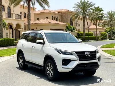 AED 1,474/m | 0 DP | Free 3 Months Warranty | Service History | 30 Day Return | TOYOTA FORTUNER 2023
