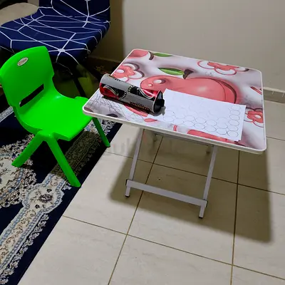 kids study table and chair