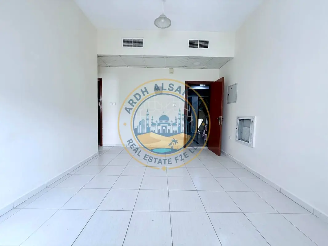 VERY SPACIOUS 1BHK READY TO MOVE APARTMENT GOOD MANTINACE GOOD LOCATION NEAR TO MUWAILAH PARK