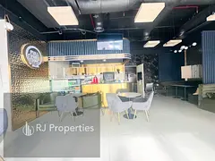 NO COMMISSION LUXURY AND VERY SPACIOUS SHOP WITH WASHROOM VERY PRIME LOCATION JUST 175K