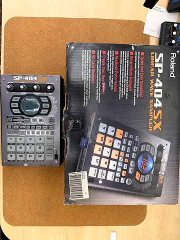 Roland SP404 SX Sampler