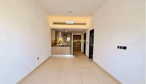 شقة بغرفة نوم واحدة | شقق Rigel JVC | شرفة | إطلالات على المسبح والفناء