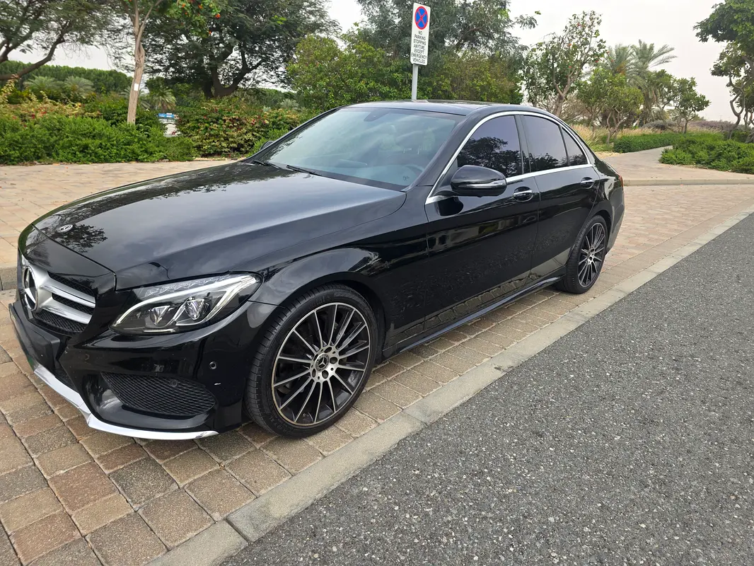 Mercedes-Benz C-Class 2018 — photo 1 of 12