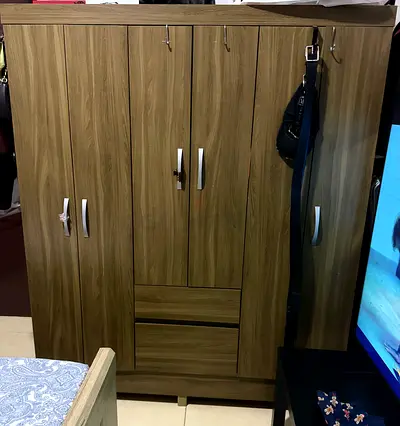 3 door Cabinet